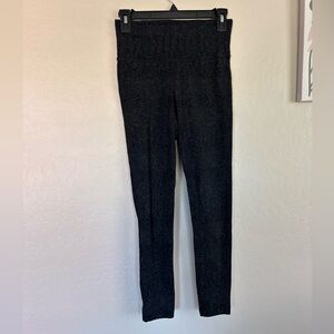 Athleta Heartbeat Chaturanga Black Gray ZigZag pattern leggings XS